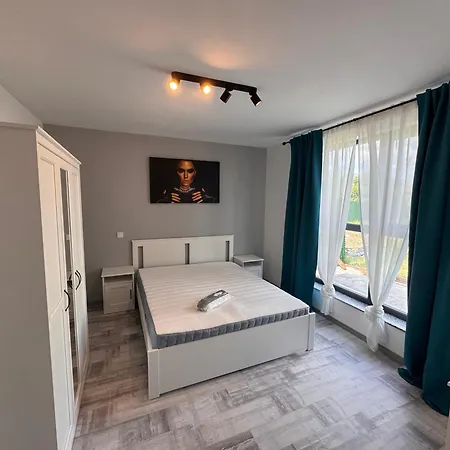 Villa Popoveni Garden *